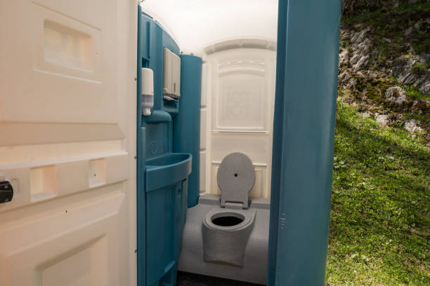 Best VIP or Luxury Restroom Trailers  in Southern Pines, NC